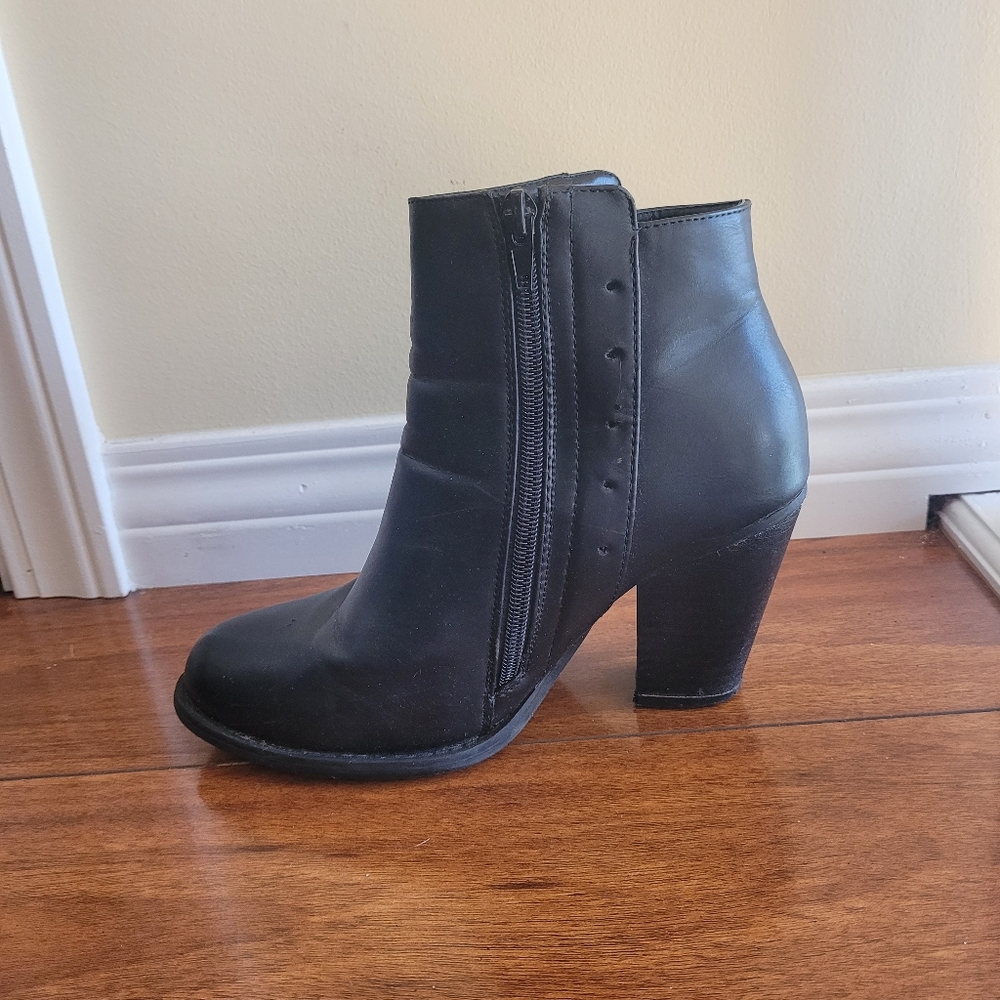 Black Heeled Ankled Boots